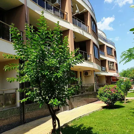 Seawave Apartcomplex *