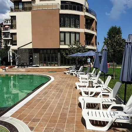 아파트 Seawave Apartcomplex